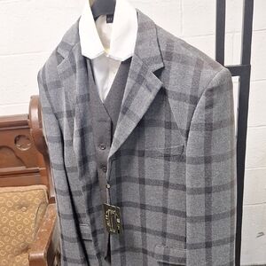 Men's Elegant Gray Plaid Blazer